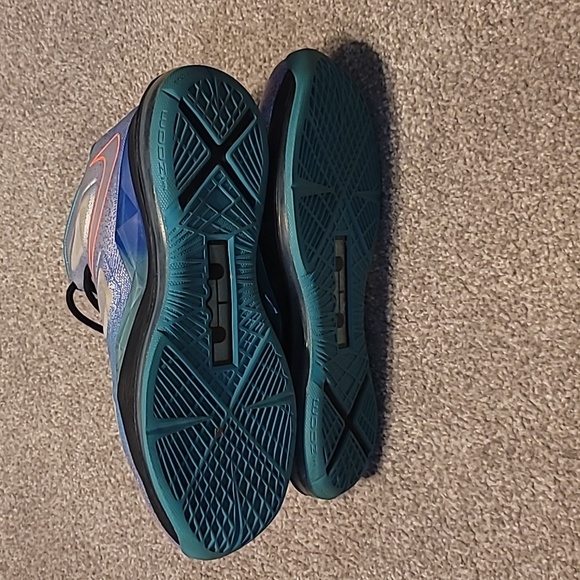 Lebron X Pure Platinum - Picture 4 of 7